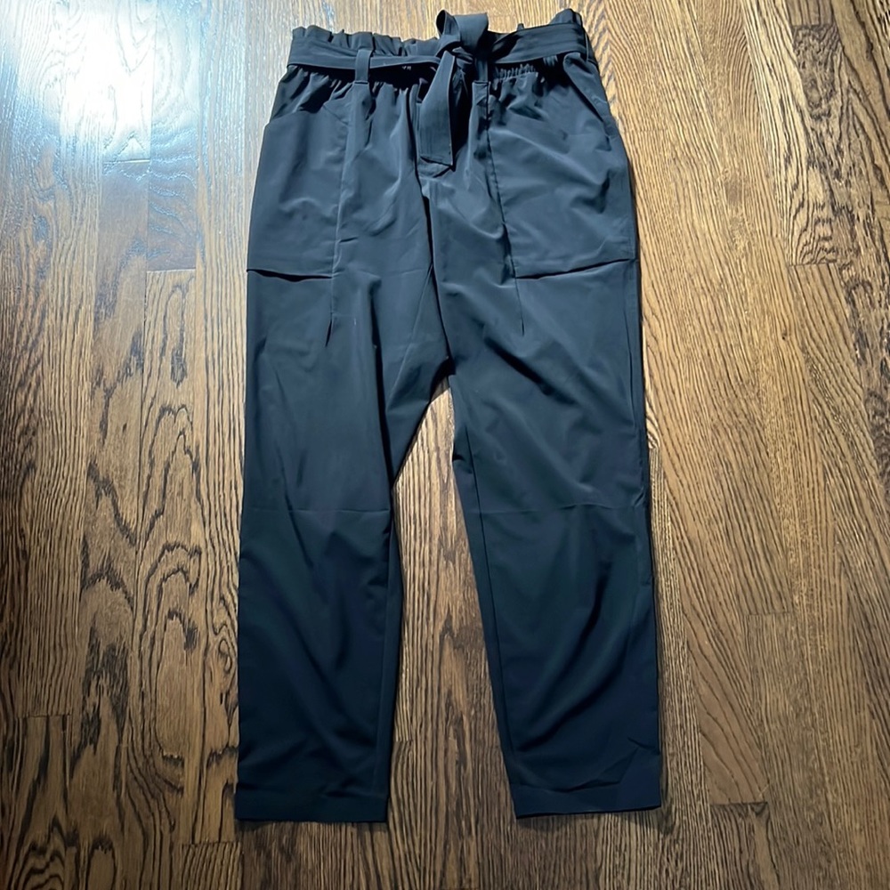 Athleta Skyline Pant. Black. High rise Size 10. Sash tie.